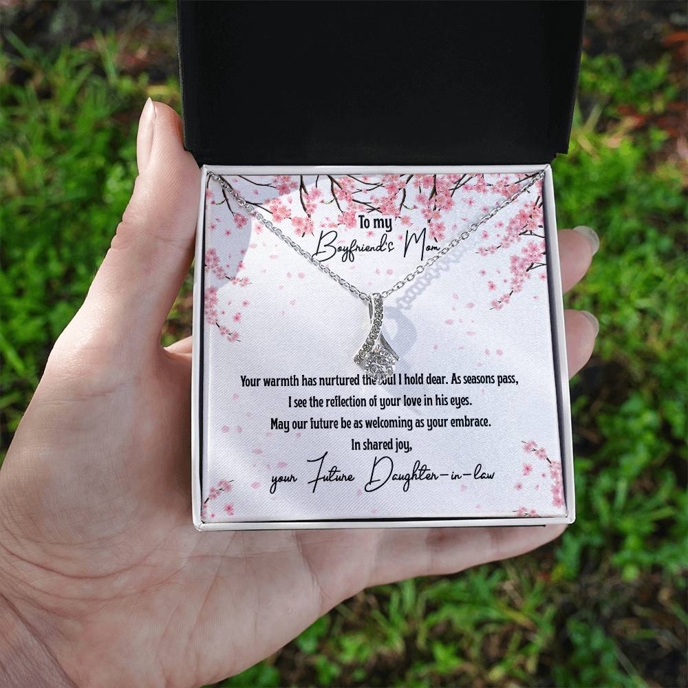 4040 c Alluring Beauty Necklace, Gift to my Boyfriend's Mom with Beautiful Message Card